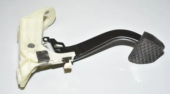 BMW 4 F36 Gran coupe Brake pedal 6860647 35006860647