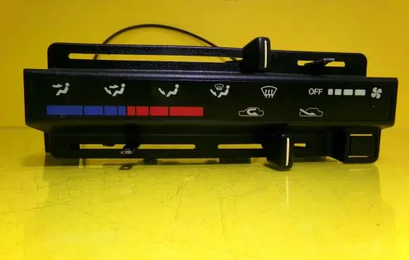 Suzuki Swift I Interior fan control switch 