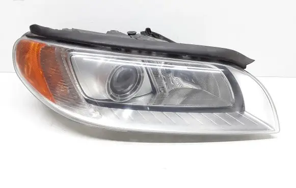 Volvo V70 Headlight/headlamp 31214350