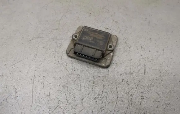 Volkswagen PASSAT B3 Ignition amplifier control unit 191905351B