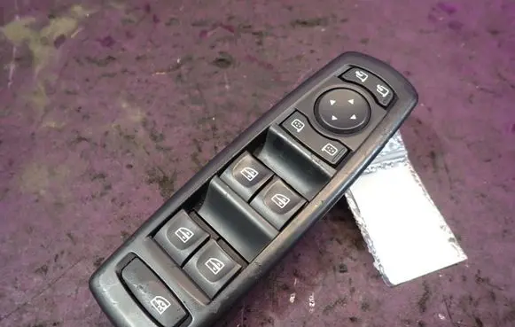 Renault Laguna III Quarter vent window switch 809610006R