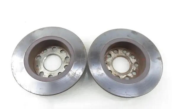 Volkswagen Golf V Rear brake disc 
