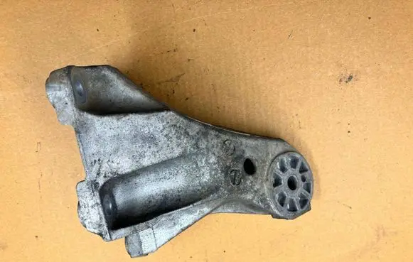 Porsche Cayenne (92A) Engine mounting bracket 7L6199308D