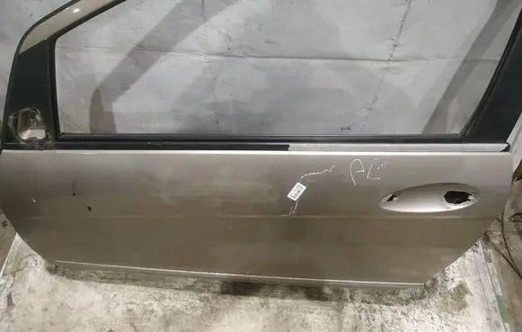 Mercedes-Benz A W169 Front door glass trim molding 