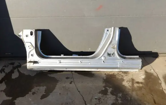 Suzuki Vitara (LY) Sill 