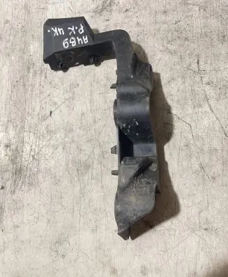 Audi A4 S4 B9 Fender mounting bracket 8W0807283