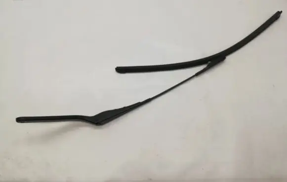 BMW X1 E84 Windshield/front glass wiper blade 2990028