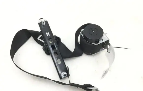 Opel Zafira B Rear seatbelt 