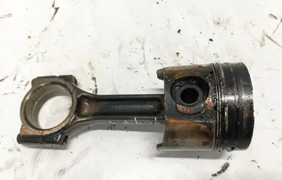 Renault Laguna II Piston with connecting rod 