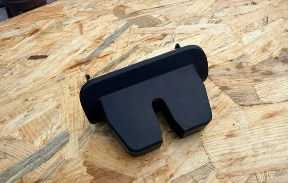 Jaguar XF X250 Tailgate/boot lid lock trim 8X23R46420AA