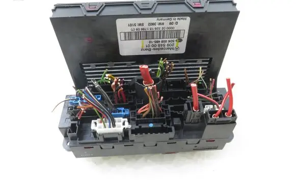 Mercedes-Benz C W203 SAM control unit 5DK00848510 2095450001