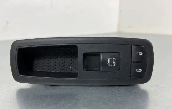 Jeep Grand Cherokee Electric window control switch 68030822AC 10011146