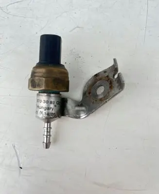 Mercedes-Benz E W212 Fuel pressure sensor A0045421618