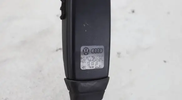 Audi A5 8T 8F Front seatbelt buckle 8K0857756C