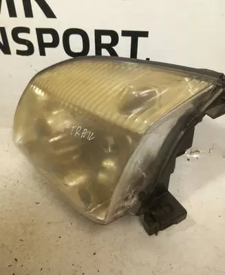 Nissan X-Trail T30 Headlight/headlamp E137511