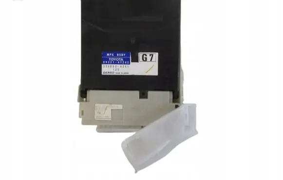 Toyota Prius+ (ZVW40) BSM Control unit 8922147242