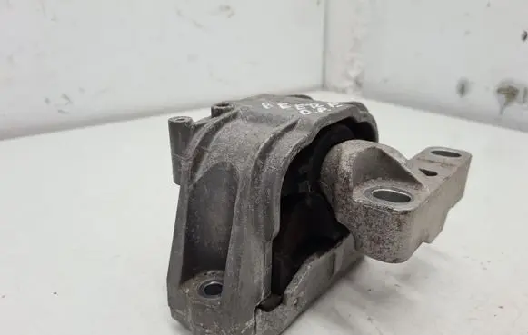 Volkswagen Beetle A5 Engine mount bracket 1K0199262A