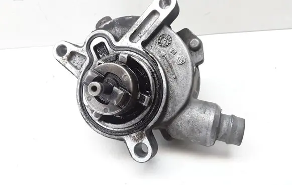 Volvo S80 Vacuum pump 30731825