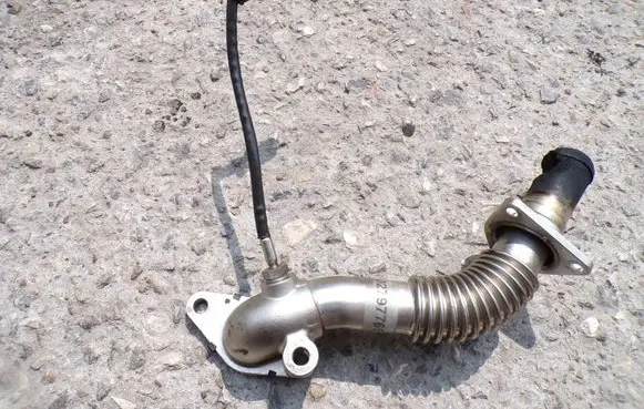 Iveco Daily 6th gen EGR valve line/pipe/hose 5802797765
