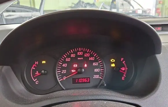Speedometer (instrument cluster)