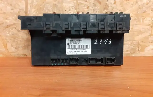 Mercedes-Benz C W203 Fuse box set 5DK00797420 2035450701