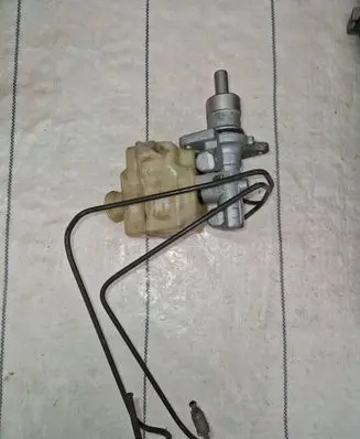 Land Rover Discovery 3 - LR3 Master brake cylinder 74471269c