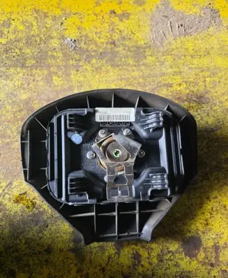 Opel Vivaro Steering wheel airbag 91167640 8200136332 337313502