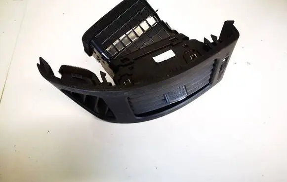 Hyundai i30 Dashboard side air vent grill/cover trim u07986