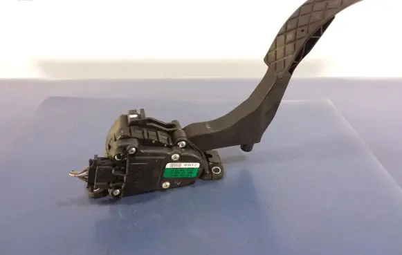 Volkswagen Polo IV 9N3 Accelerator throttle pedal 6Q1721503C