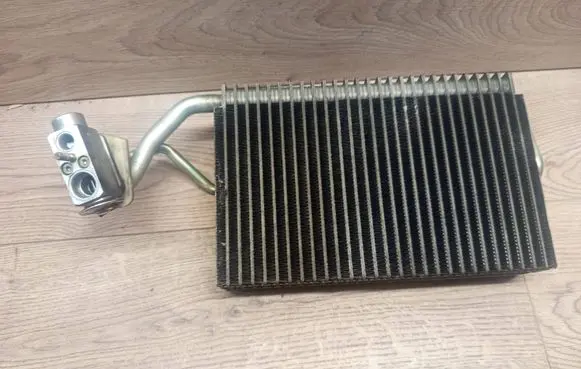 Mercedes-Benz E W211 Air conditioning (A/C) radiator (interior) A2118300158 11287 A4077