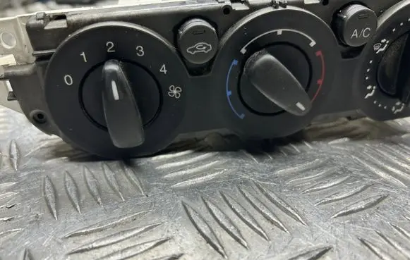 Ford Focus Climate control unit 3M5T19980AD