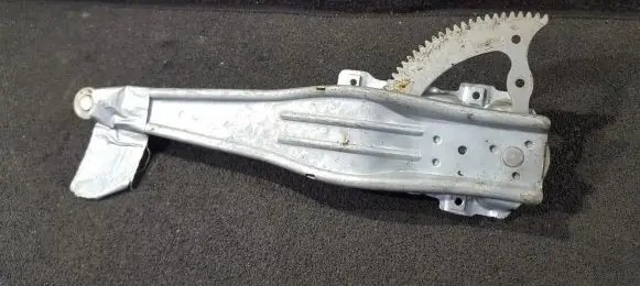 Toyota Yaris Sliding door window regulator with motor