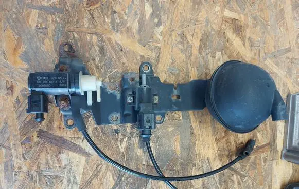 Volkswagen Crafter Vacuum air tank 054129808 1K0906627A