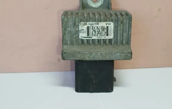 Renault Master III Glow plug pre-heat relay 110678071R