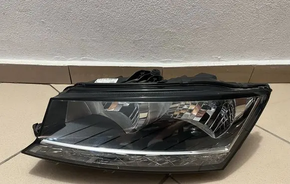 Skoda Fabia Mk3 (NJ) Headlight/headlamp 6V1941015D