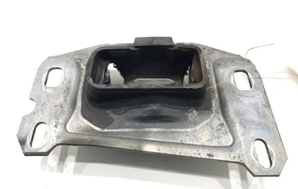 Opel Vivaro Engine mount vacuum valve 9812667680