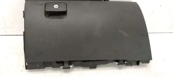 Glove box
