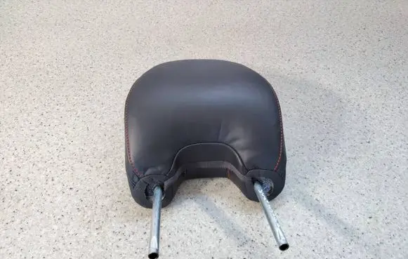 Volvo XC60 Front seat headrest 