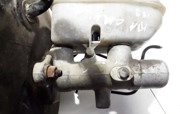 Master brake cylinder