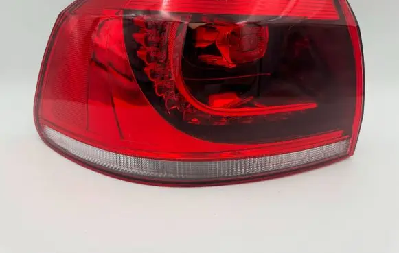 Volkswagen Golf VI Rear/tail lights 5K0945095P LP300