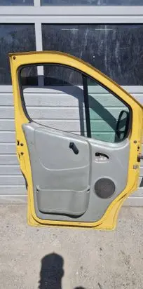 Opel Vivaro Front door