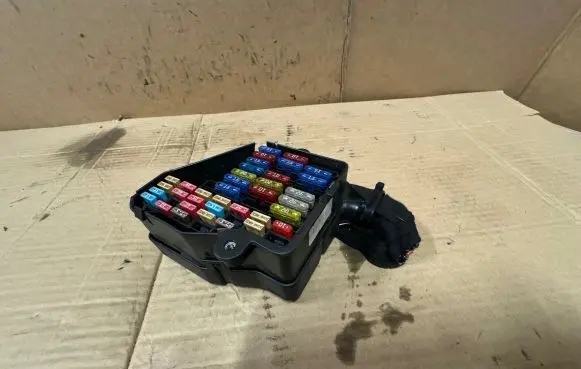 Audi A3 S3 8L Fuse module 031380