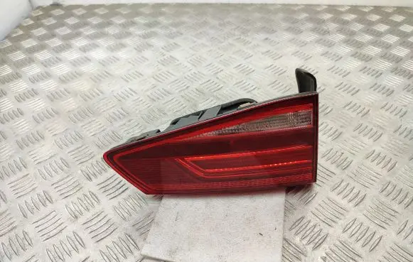 Volkswagen PASSAT B8 Tailgate rear/tail lights