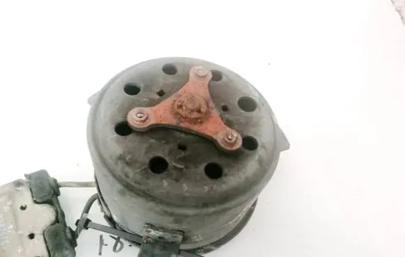 Volvo C30 Radiator cooling fan shroud