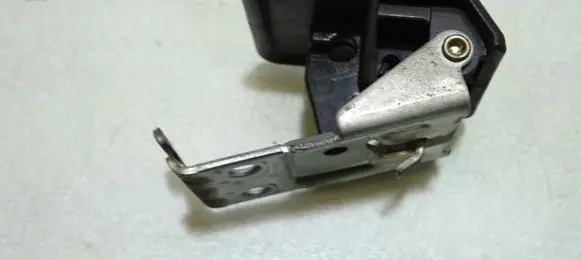 Mitsubishi Pajero Engine bonnet (hood) release handle