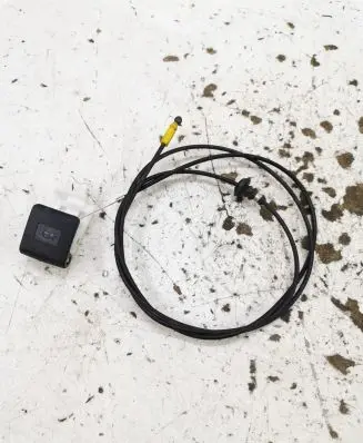 Toyota Yaris Engine bonnet (hood) release handle