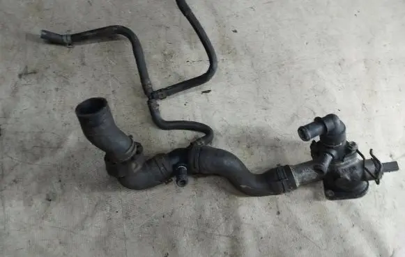 Ford Galaxy Engine coolant pipe/hose 038121133J