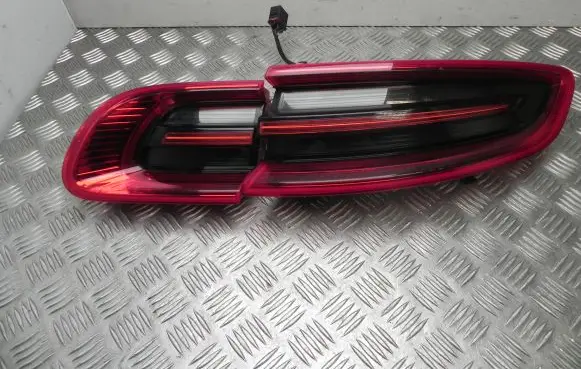 Porsche Macan (95B) Rear/tail lights 95B945096E A3146