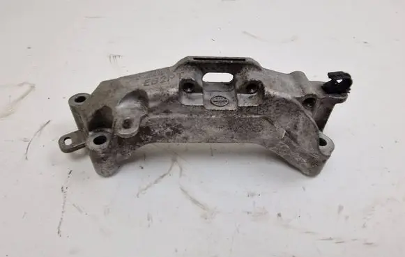 Citroen DS3 Engine mounting bracket 9674960380