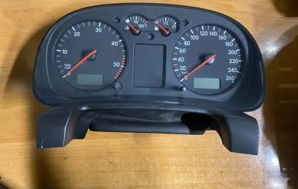 Volkswagen Golf IV Speedometer (instrument cluster) 1J0920806G 31080509593